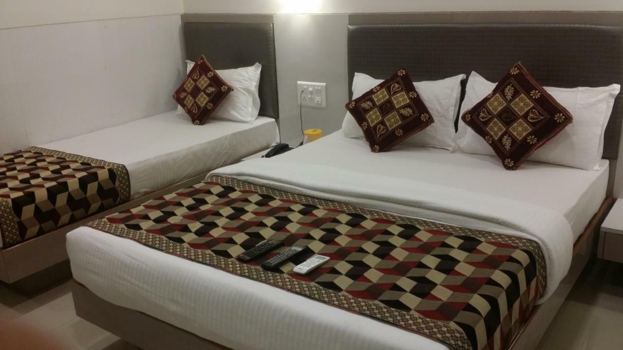 Kf Residency Hotel Mumbai Bagian luar foto