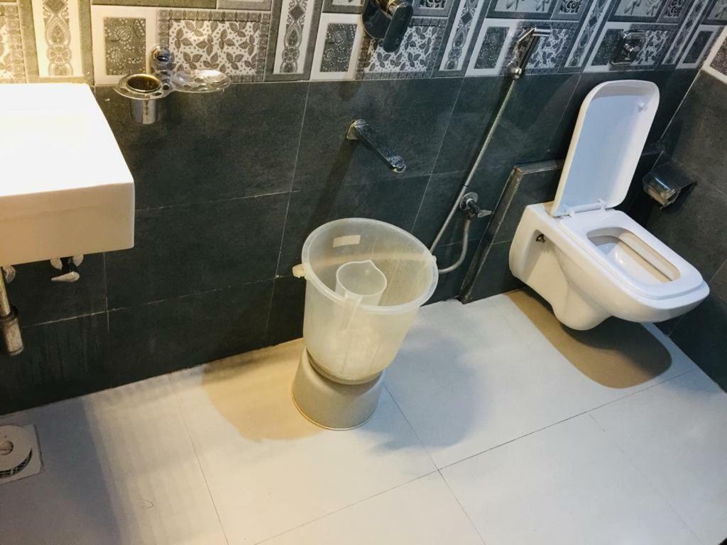 Kf Residency Hotel Mumbai Bagian luar foto