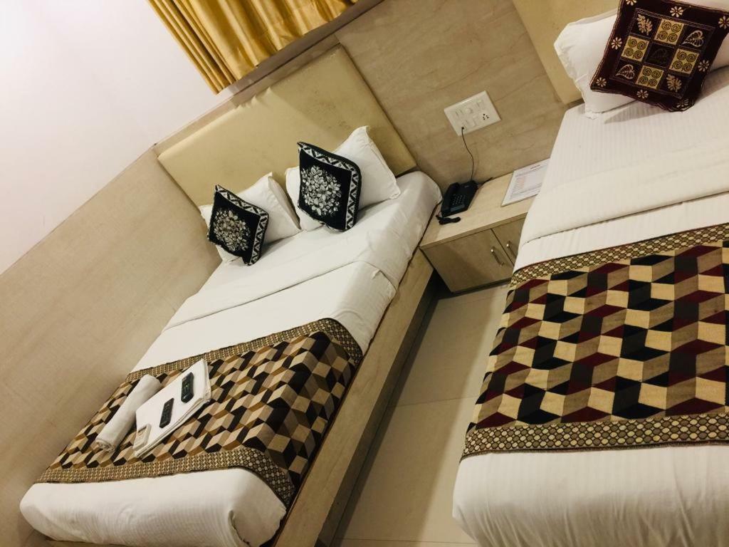 Kf Residency Hotel Mumbai Bagian luar foto