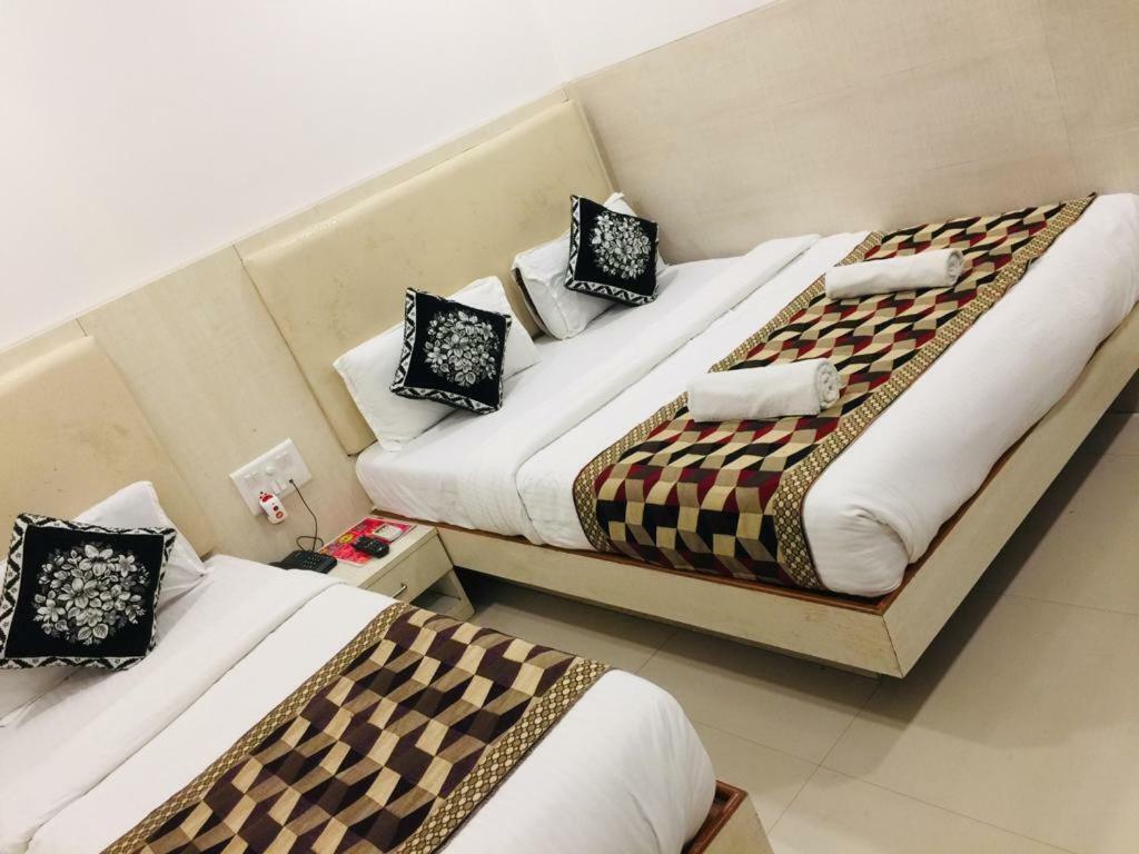Kf Residency Hotel Mumbai Bagian luar foto