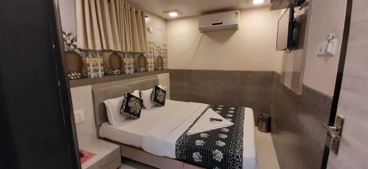 Kf Residency Hotel Mumbai Bagian luar foto